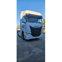 TRATTORE STRADALE IVECO...